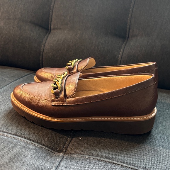 Naturalizer Emmal Slip - On loafers in brown color with a lug sole - Picture 4 of 9